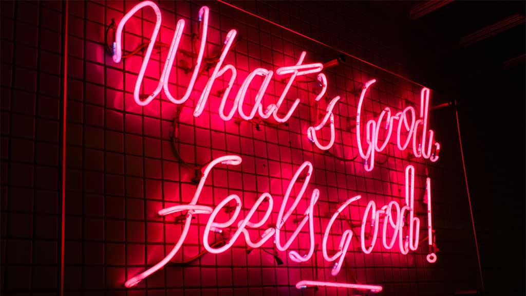 How to Repair Neon Signs