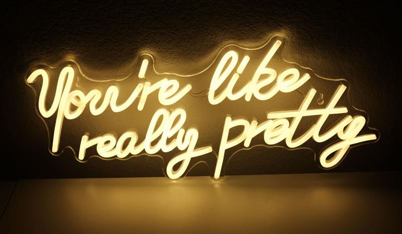 UK Workplaces Using Neon to Increase Creativity